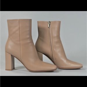 Gianvito Rossi Alistar Beige Glove Leather Square Toe Booties Size 37.5 / 7